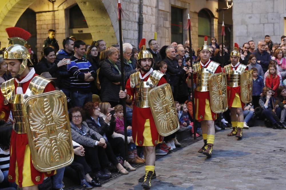 Entrega del penó dels Manaies a Carles Falcó