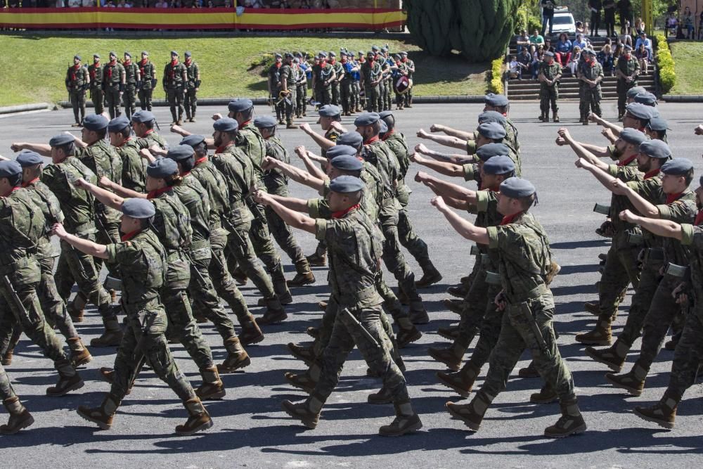 Desfile militar en Cabo Noval