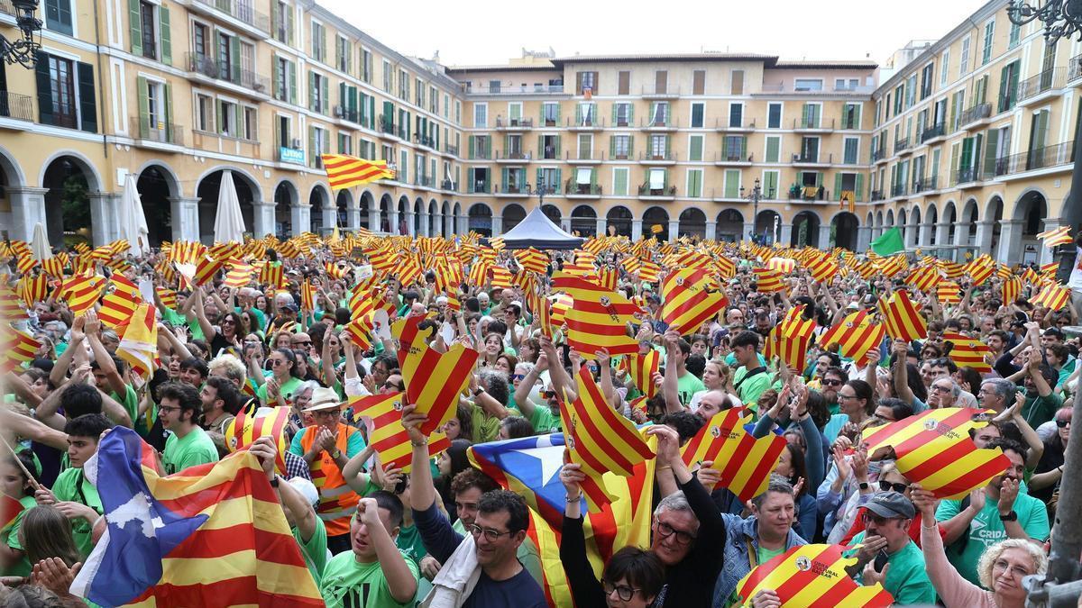 Manifestación por el catalán en la plaza Major de Palma en mayo de 2024