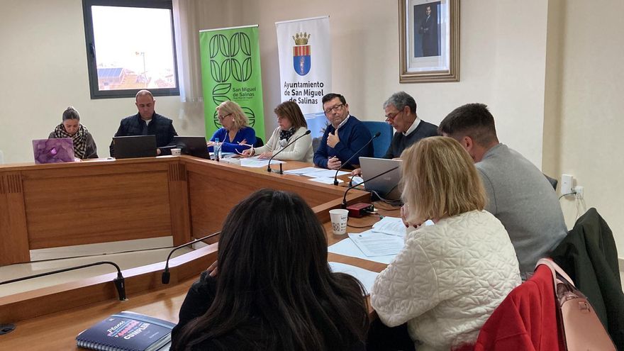 Pleno del Ayuntamiento de San Miguel en el que PSOE y Vox han votado a favor de modificar el plan SUS-A para construir más viviendas