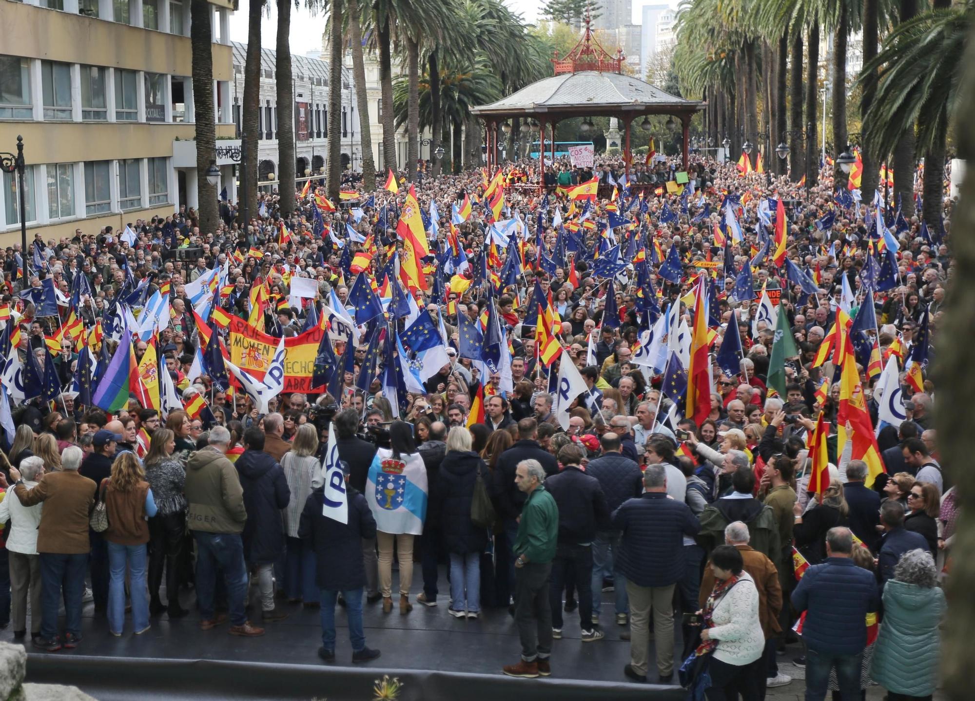 Miles de personas protestan en A Coruña contra la amnistía