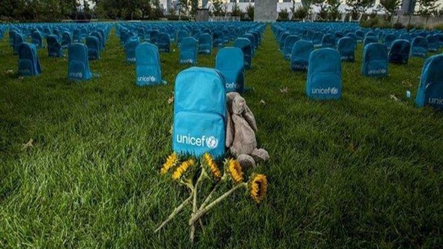 Un cementerio de mochilas en la ONU para homenajear a los niños muertos en conflicto