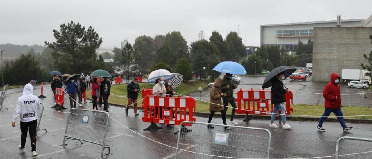 Repesca de vacunación en Vigo el pasado febrero.   | A.V.