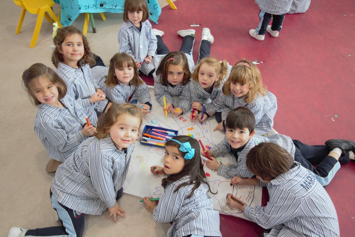 En las primeras etapas educativas el  Colegio Inglés de Asturias potencia la curiosidad y sienta las bases del bilingüismo natural