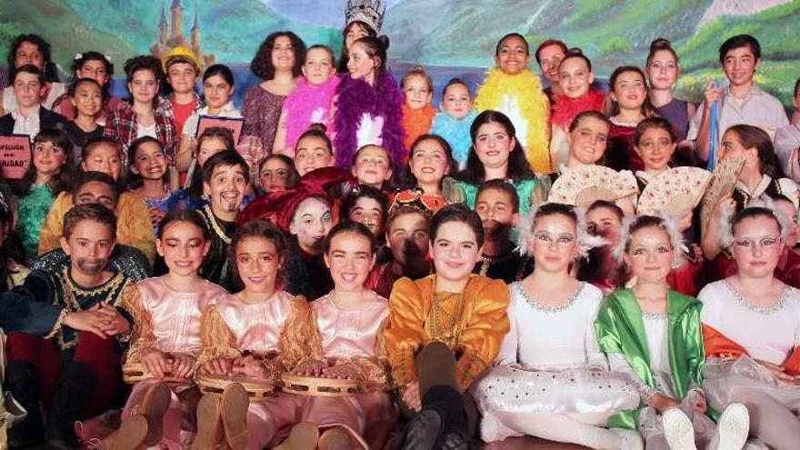 El grupo del colegio Pardo Bazán gana la categoría infantil del certamen Candilejas