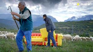 Tu i jo som tres. Per Ferran Monegal.