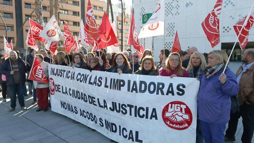 Critican el «acoso» a limpiadoras en la Ciudad de la Justicia