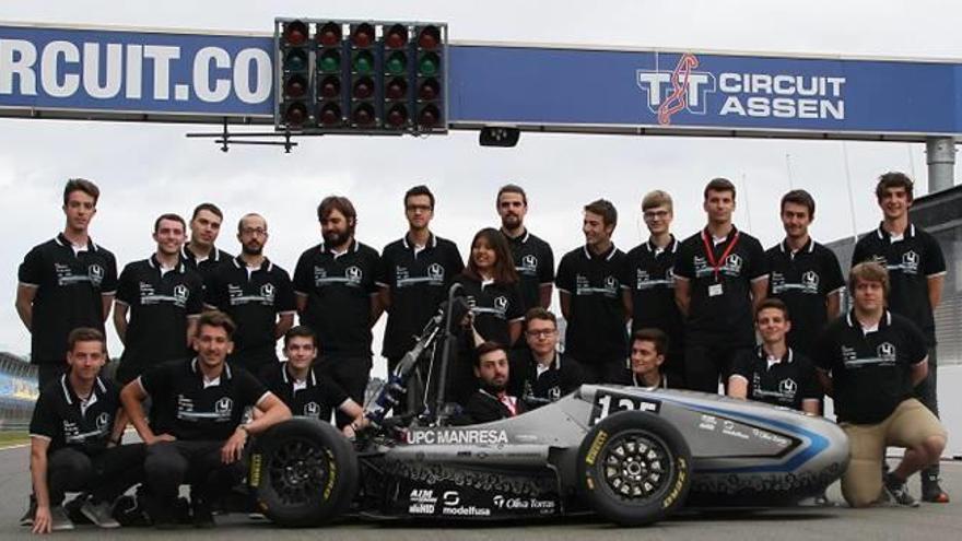 L&#039;equip Dynamics amb el seu prototip al circuit d&#039;Assen, durant la Formula Students Netherlands