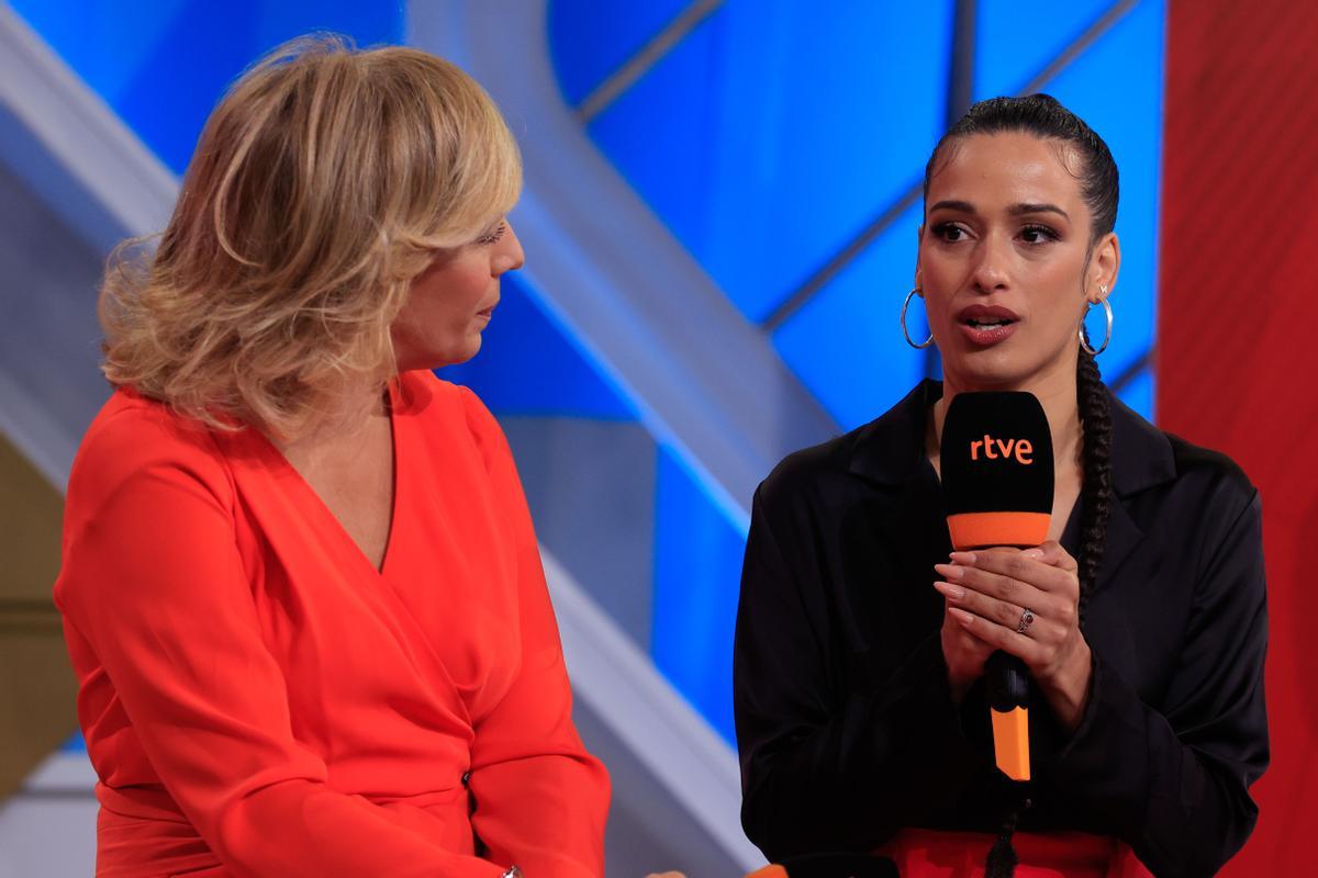 Chanel, autora de TOKE, la cançó de la selecció espanyola per al Mundial: «Soc del Barça pel meu pare» Chanel, autora de TOKE, la cançó de la selecció espanyola per al Mundial: «Soc del Barça pel meu pare»