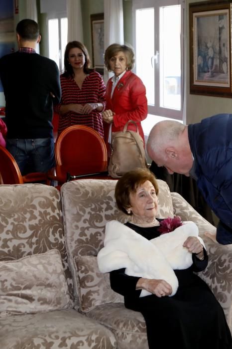 Homenaje a Ángeles Flórez Peón, Maricuela, en el centenario de su nacimiento