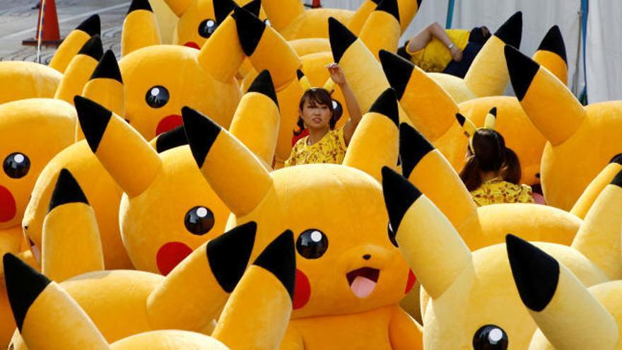 Medio centenar de Pikachus gigantes invade la ciudad de Yokohama