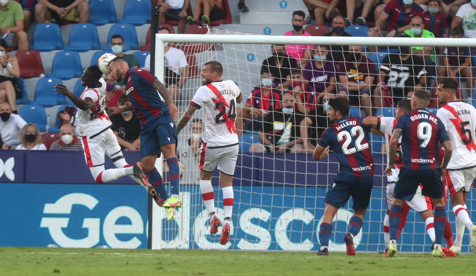 Levante UD - Rayo Vallecano en imágenes