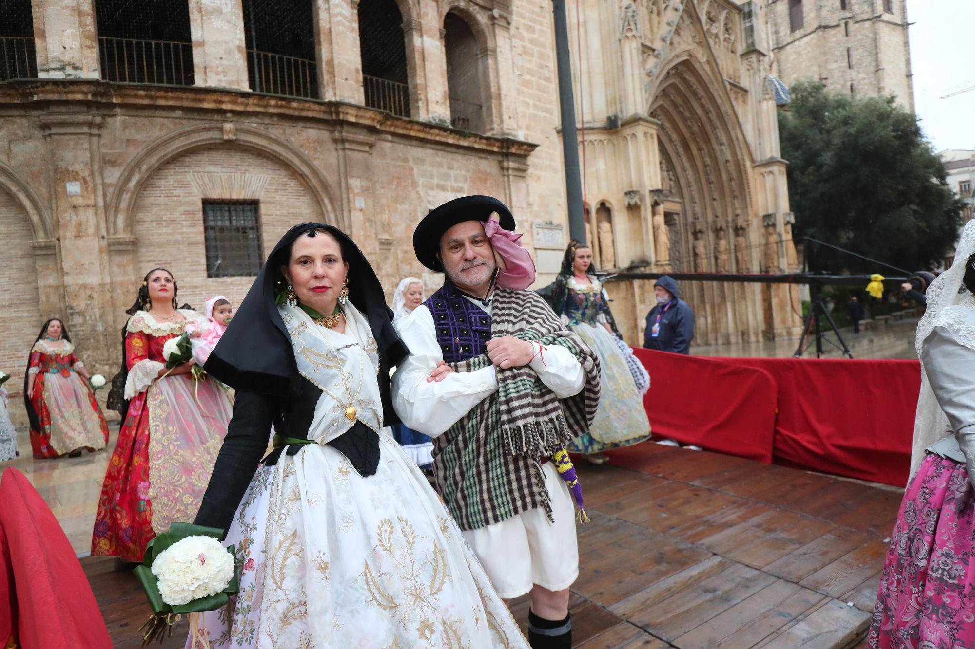 Búscate en el primer día de ofrenda por la calle de la Paz (entre las 17:00 a las 18:00 horas)