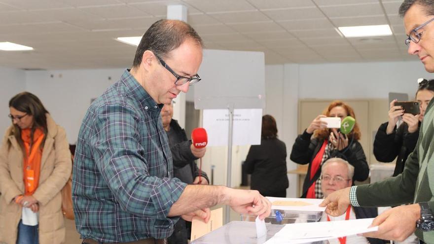 Polo anima a los ciudadanos a demostrar con su voto que son &quot;gente valiente&quot;