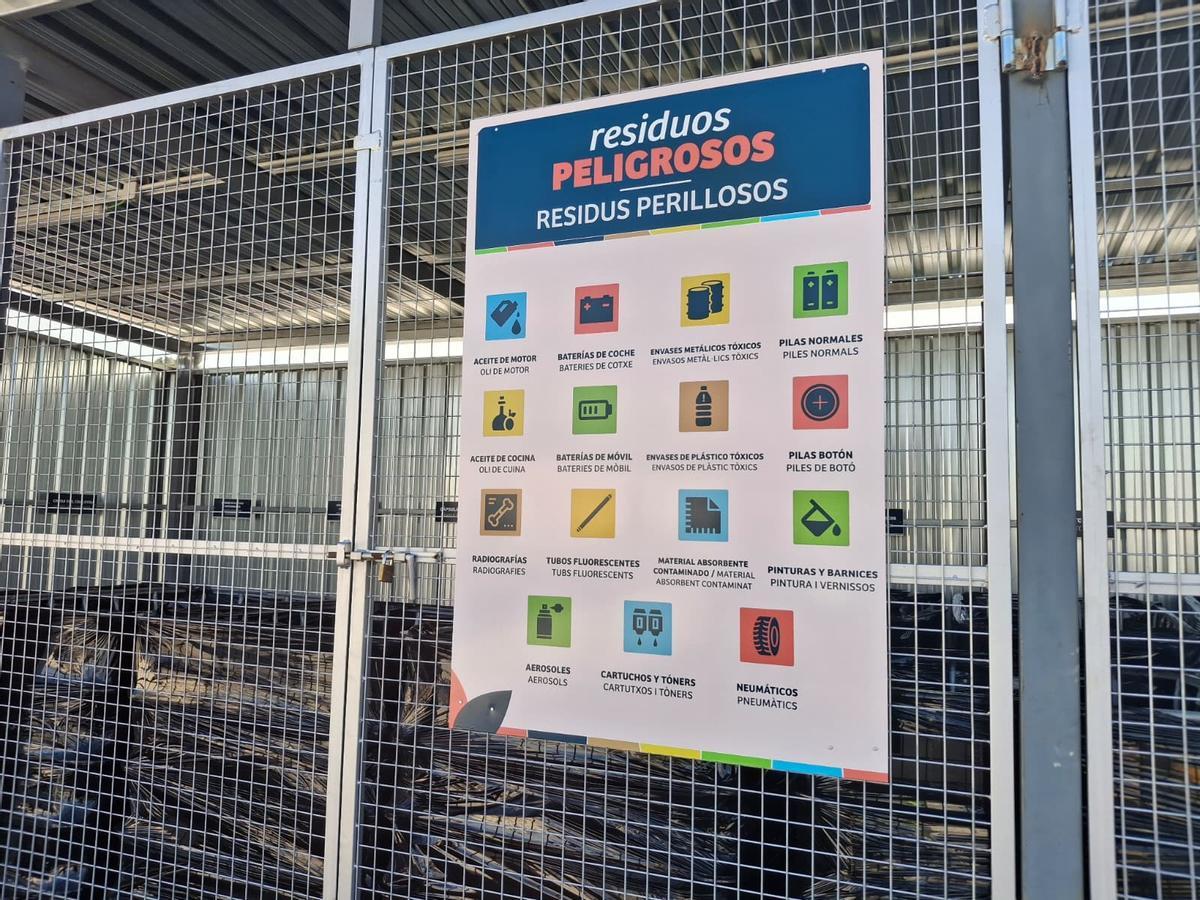 El espacio cerrado que está reservado para los residuos considerados peligrosos