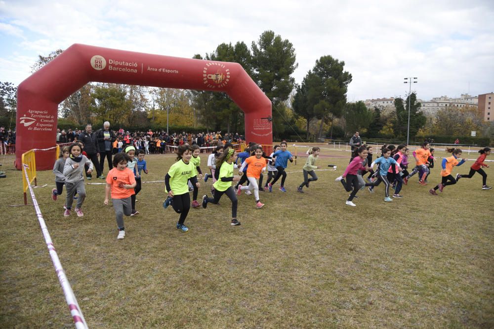 Uns 800 escolars donen relleu un any més al Cros de Manresa al Congost