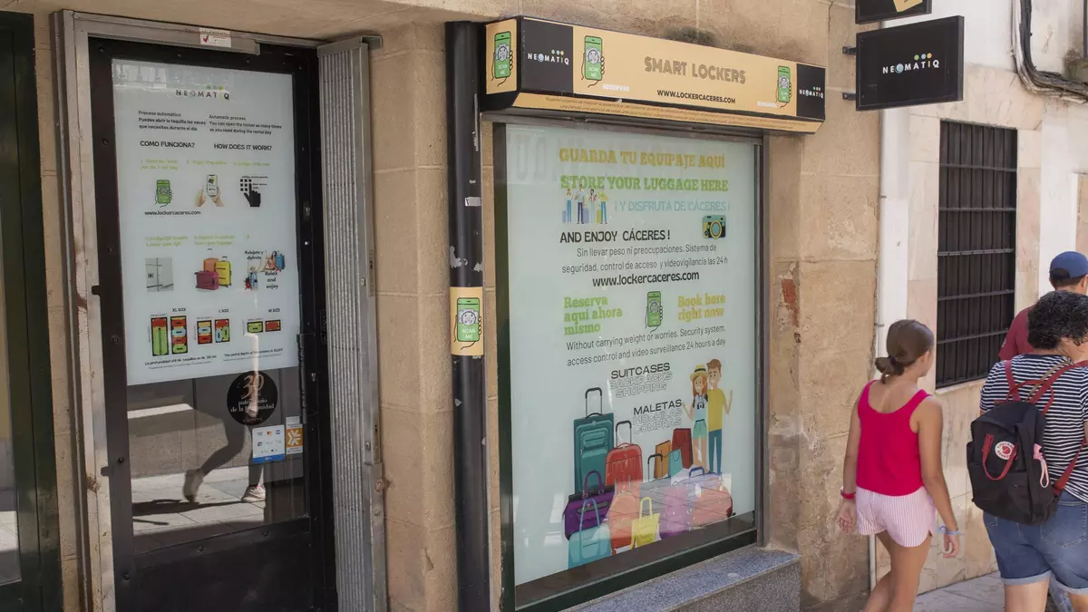 Cáceres instala lockers automáticos para los turistas en el casco antiguo