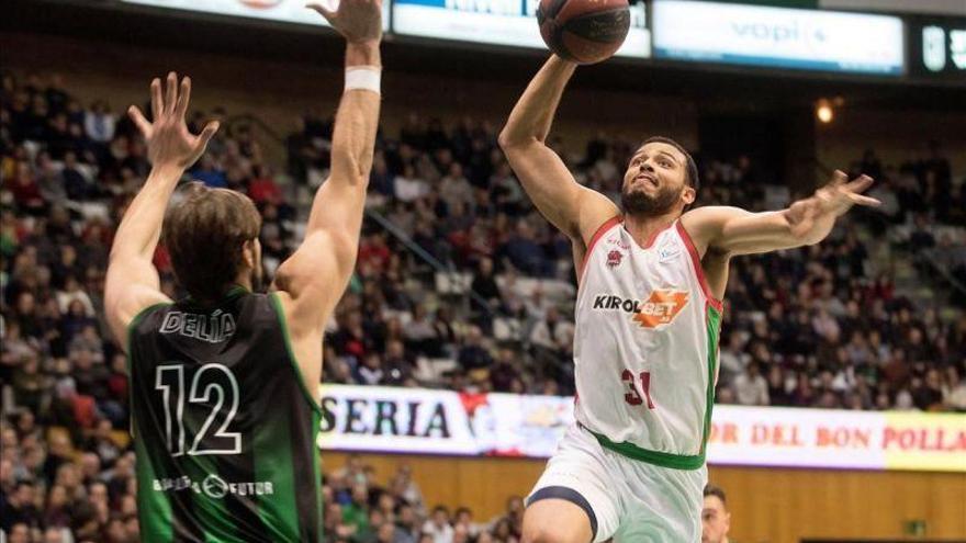 El Baskonia asalta Badalona y deja en el aire la Copa para la Penya