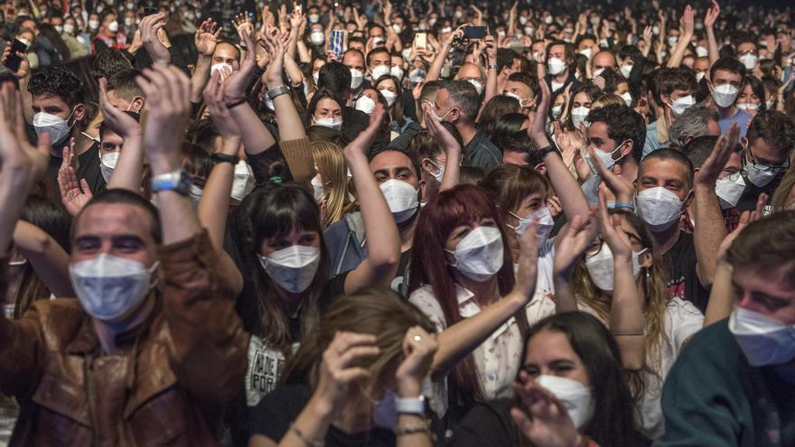 La organizadora del concierto de Love of Lesbian aplaude el &quot;civismo y la emoción&quot; del encuentro