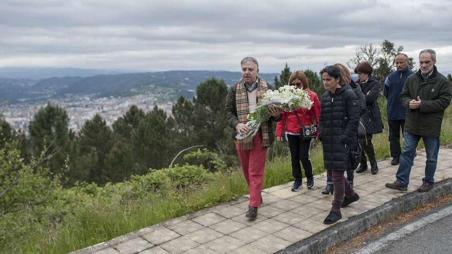 Familiares homenajearon ayer a Socorro Pérez en el lugar donde fue asesinada el 2 de mayo de 2015. // Brais Lorenzo