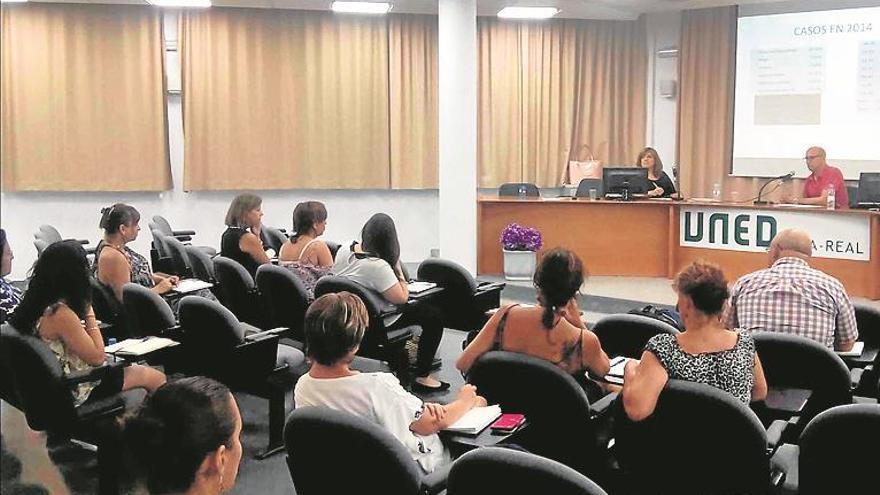 La UNED ofrece plazas en 26 grados sin nota de acceso