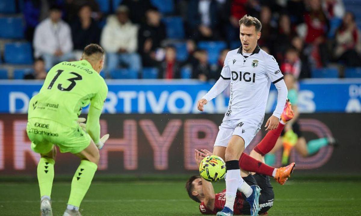 Sergio González, en un partido con el Burgos