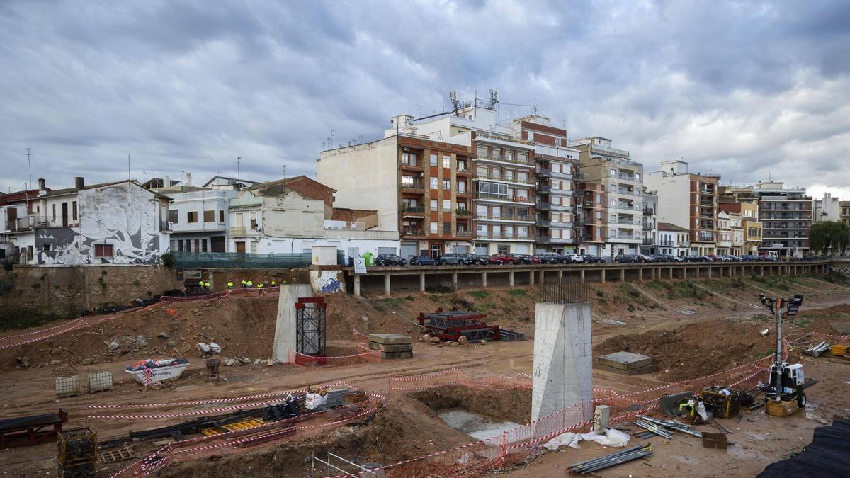 Obras en el barranco del Poyo a su paso por Paiporta.