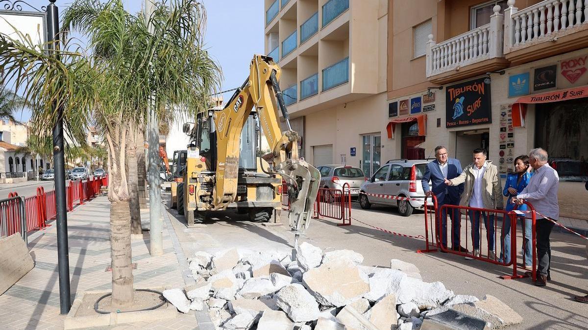 Torrox inicia obras de mejora de abastecimiento de agua en El Morche.