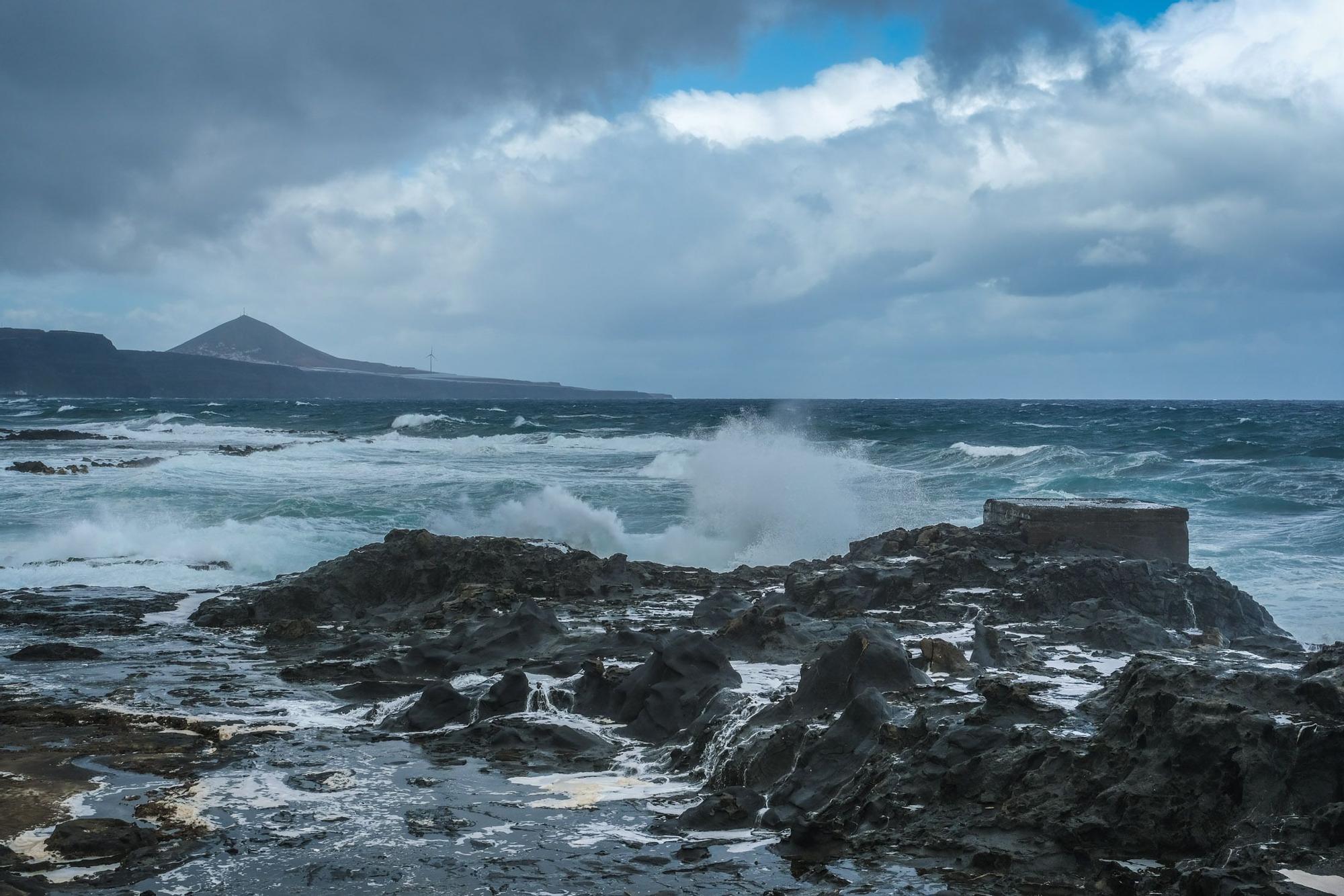 La borrasca Celia deja un temporal de viento y mar en Gran Canaria (14/02/2022)