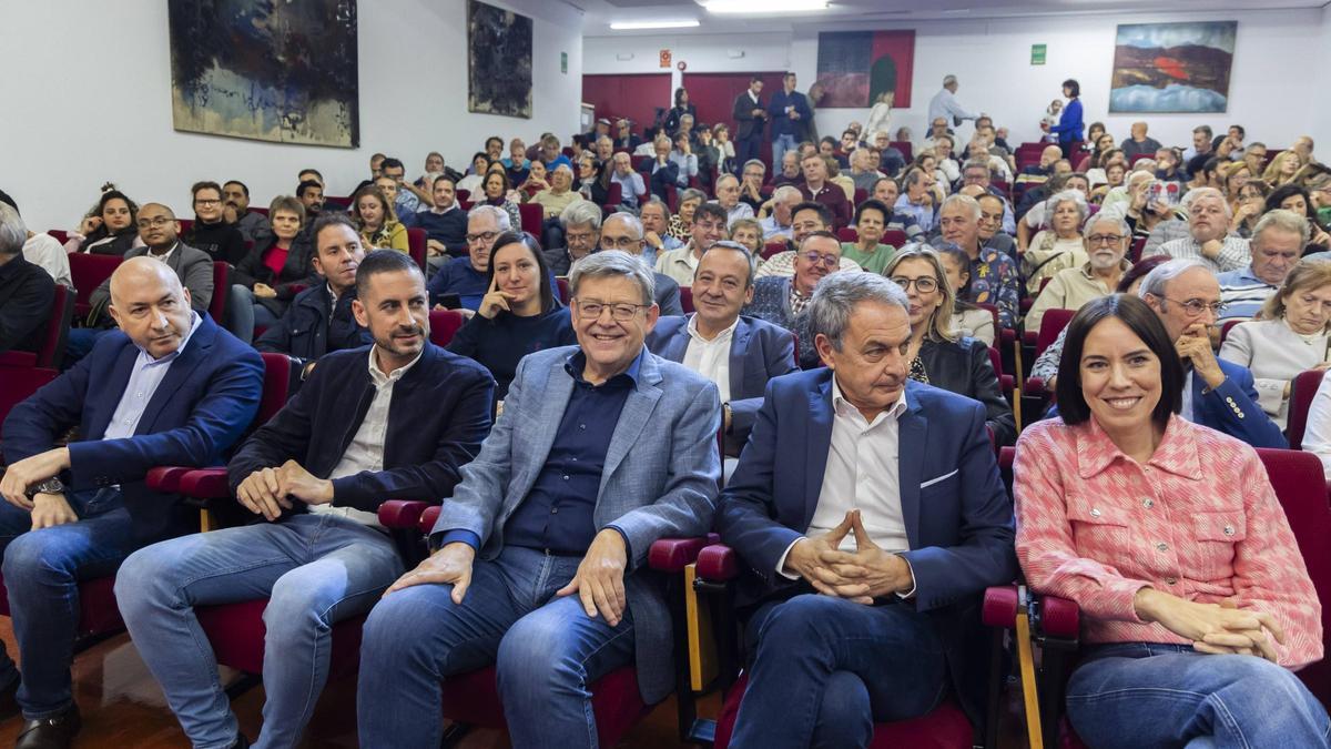 Soler, Bielsa, Puig, Zapatero y Morant, en un acto del PSPV de apoyo a los pactos de Gobierno.