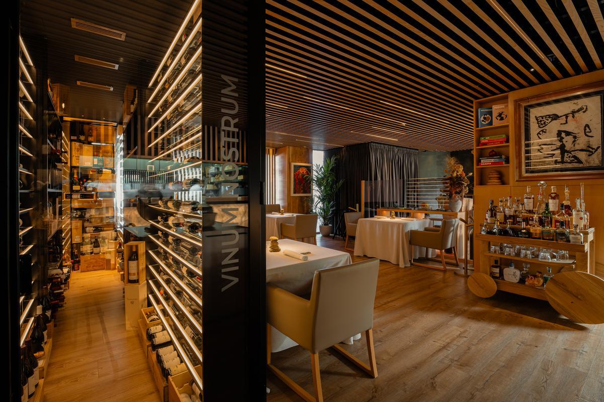 La bodega es un espacio donde cada vino acompaña interpreta y completa el lenguaje del menú.