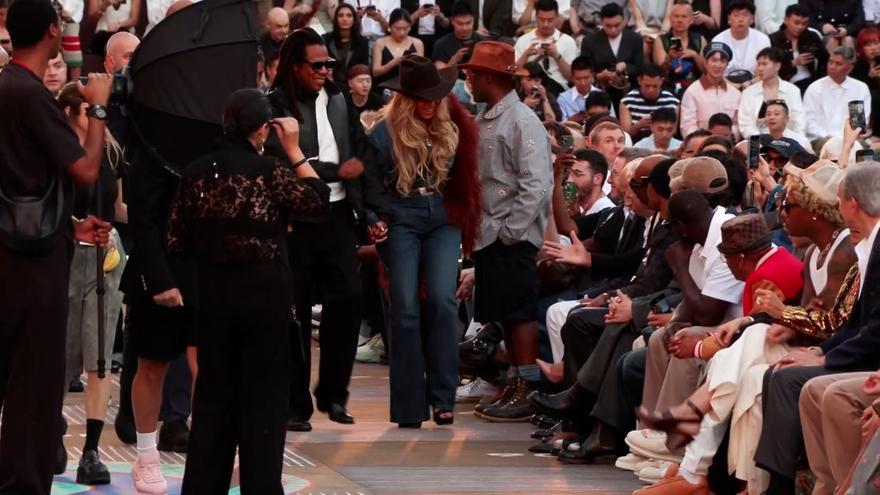 Así ha sido la llegada de Beyoncé al desfile de Louis Vuitton