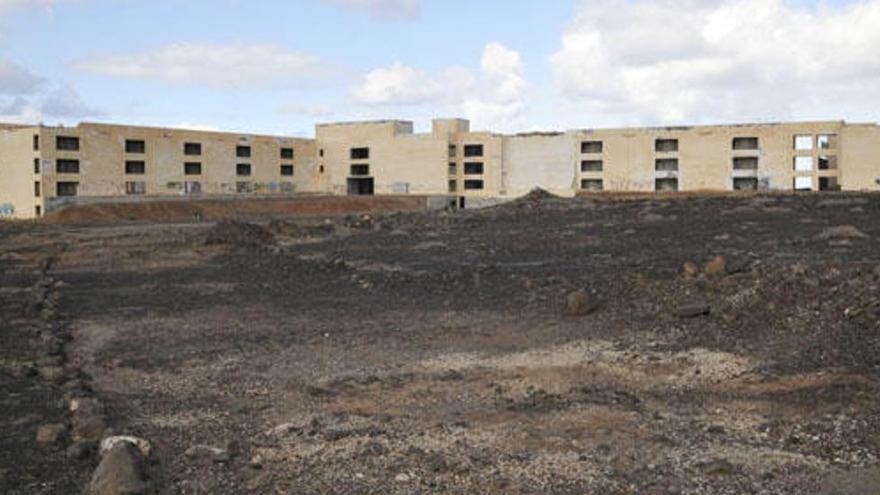 Hotel abandonado en Lanzaorte.