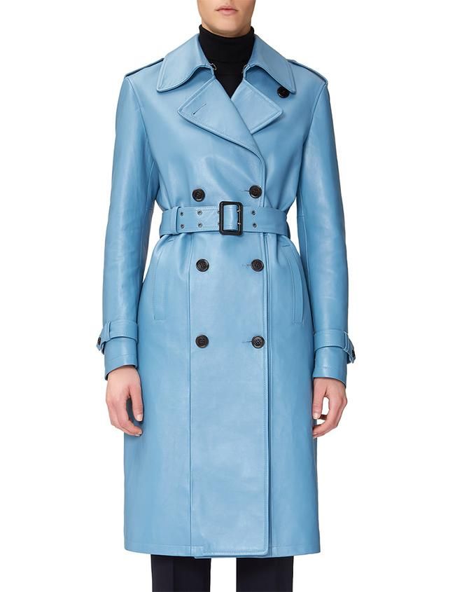 Gabardina de piel azul cielo