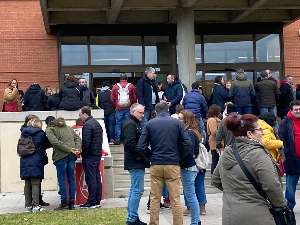 Galerías: Centenares de castellonenses optan a plazas fijas de celador