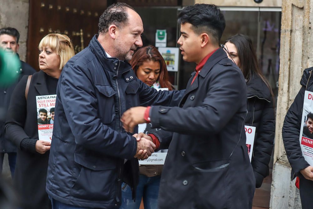 Concentración en Orihuela al cumplirse un año de l