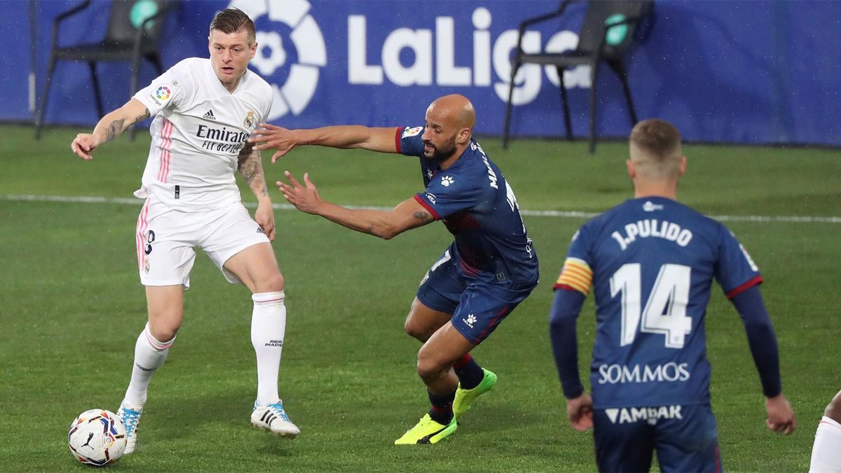 Kroos vio la quinta amarilla ante el Huesca