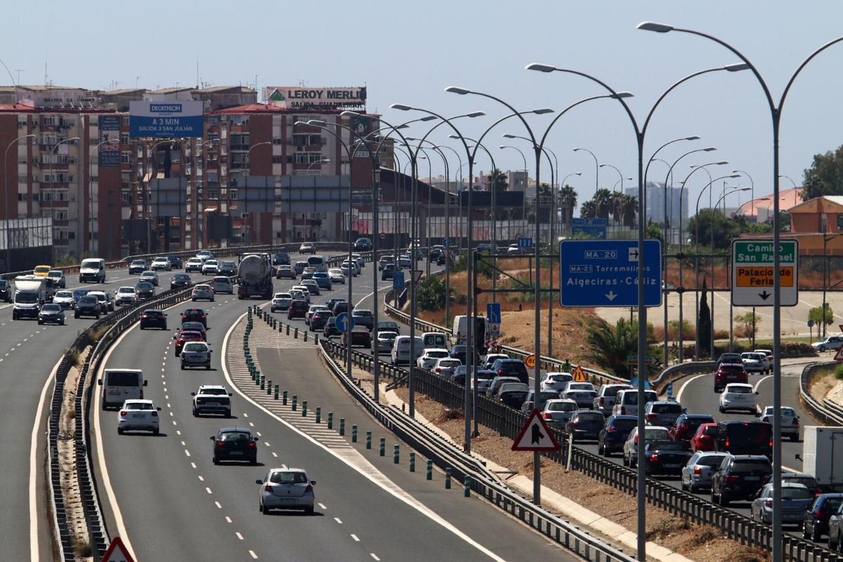 Las incidencias en carretera y los accidentes de tráficos es otro de los principales motivos de los avisos durante la pasada Semana Santa.