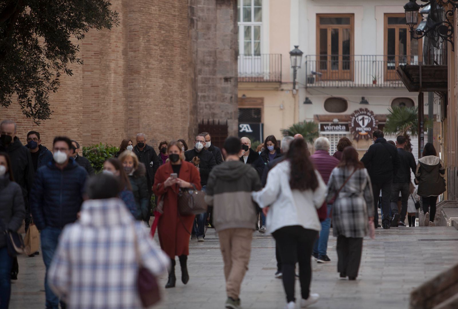 Colas en la catedral de València para ver a la virgen