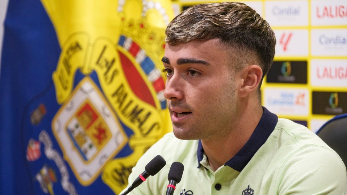Alberto Moleiro, futbolista de Las Palmas, en conferencia de prensa