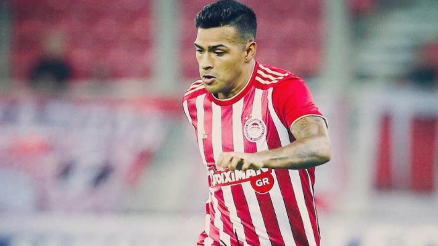 Nahuel, con la camiseta del Olympiacos.