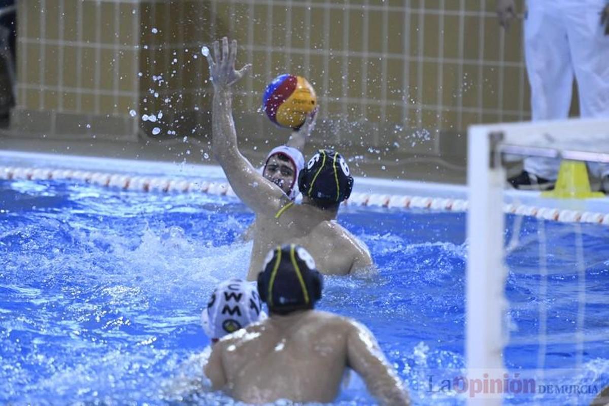 Partido de waterpolo en la piscina Inacua