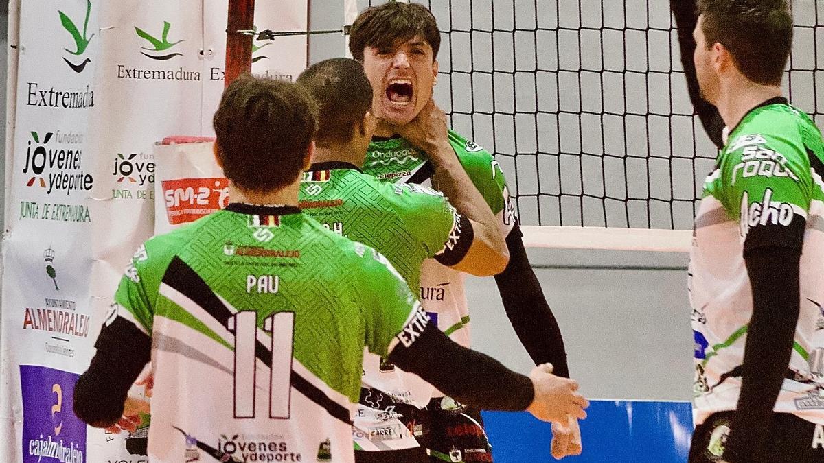 Jugadores del Voleibol Almendralejo