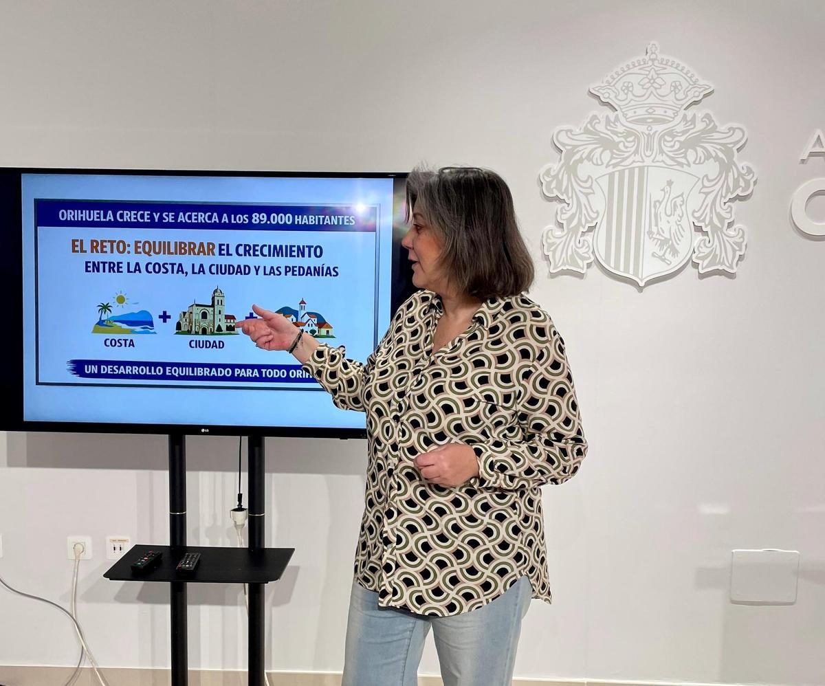 La edil María del Carmen Portugal, en la presentación de las estadísticas