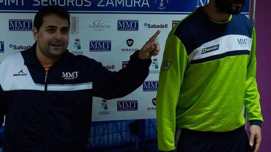 García Valiente y Leon Maciel, en una rueda de prensa del año pasado, se volverán a ver las caras mañana.