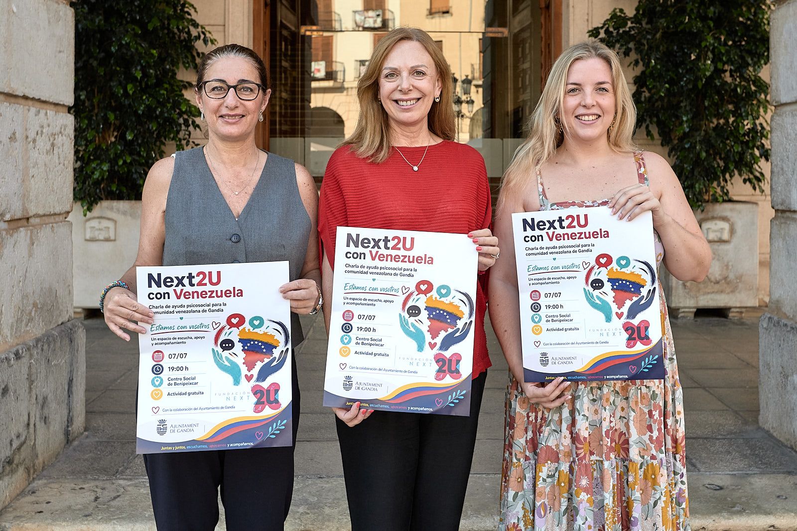 Presentación de la charla en rueda de prensa.
