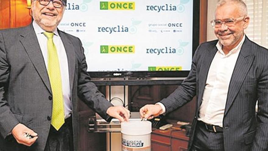 L’ONCE reclicará els seus residus electrònics i piles amb Recyclia