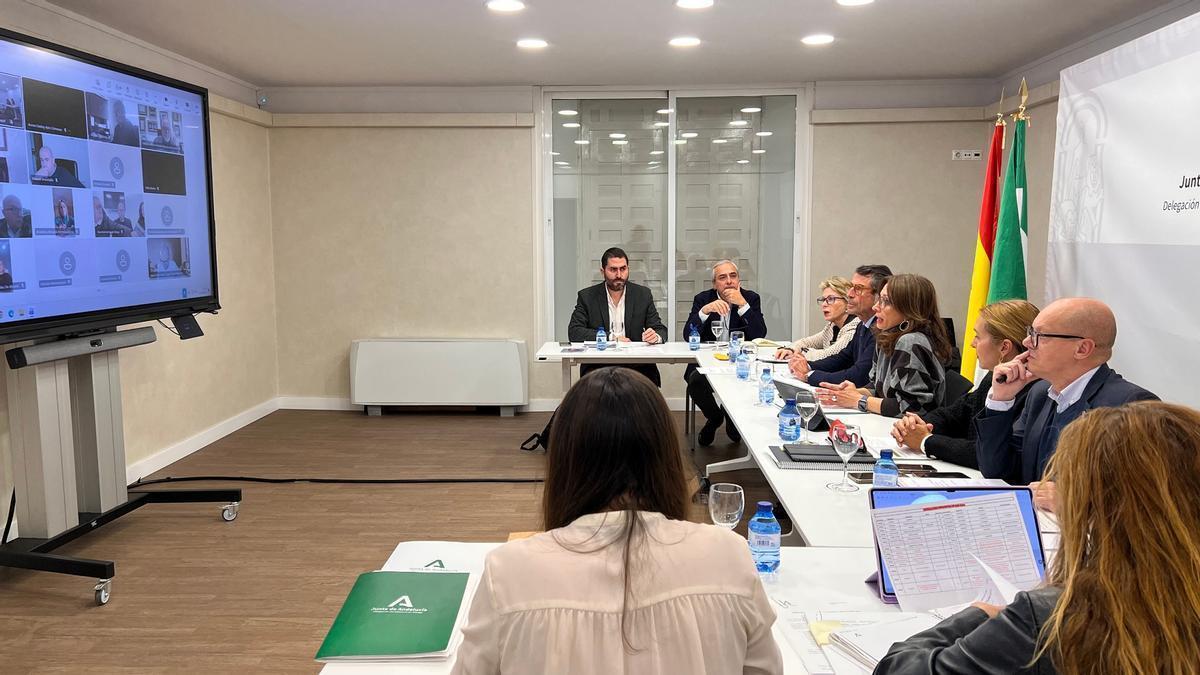 La Junta coordina las ayudas autonómicas a los afectados por las borrascas en los 103 municipios de la provincia.