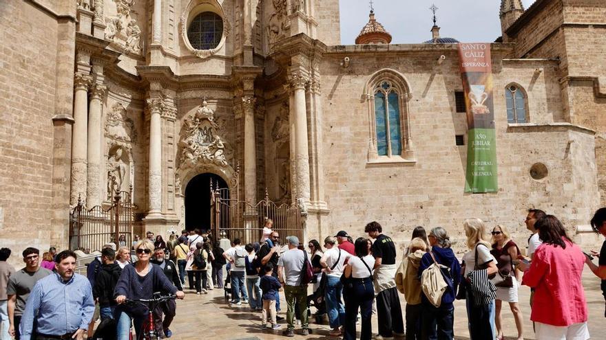 ra entrar en la catedral de València: las visitas han crecido este año un 10%