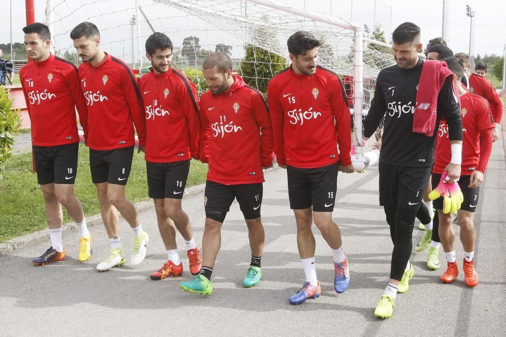 Entrenamiento del Sporting esta mañana en Mareo